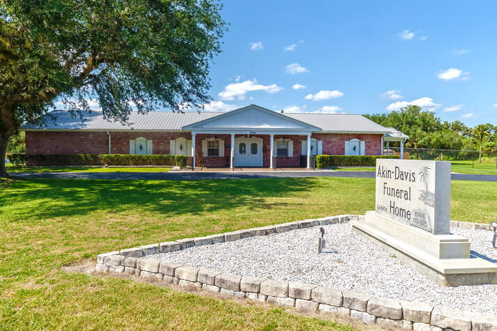 Akin Davis Funeral Home - LaBelle | Funeral & Cremation Services Near